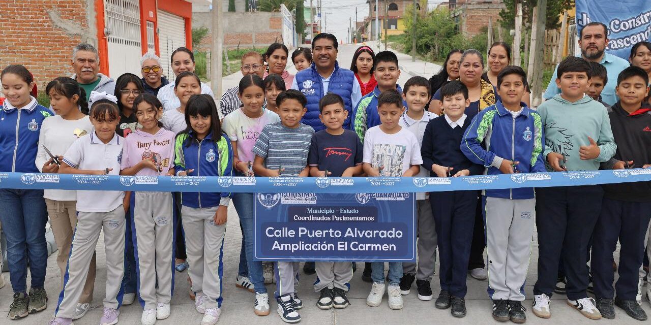 Estrenan calle en colonia El Carmen de Purísima del Rincón