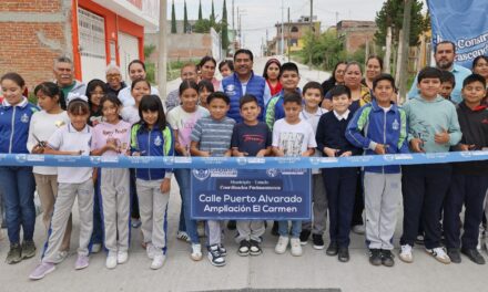 Estrenan calle en colonia El Carmen de Purísima del Rincón