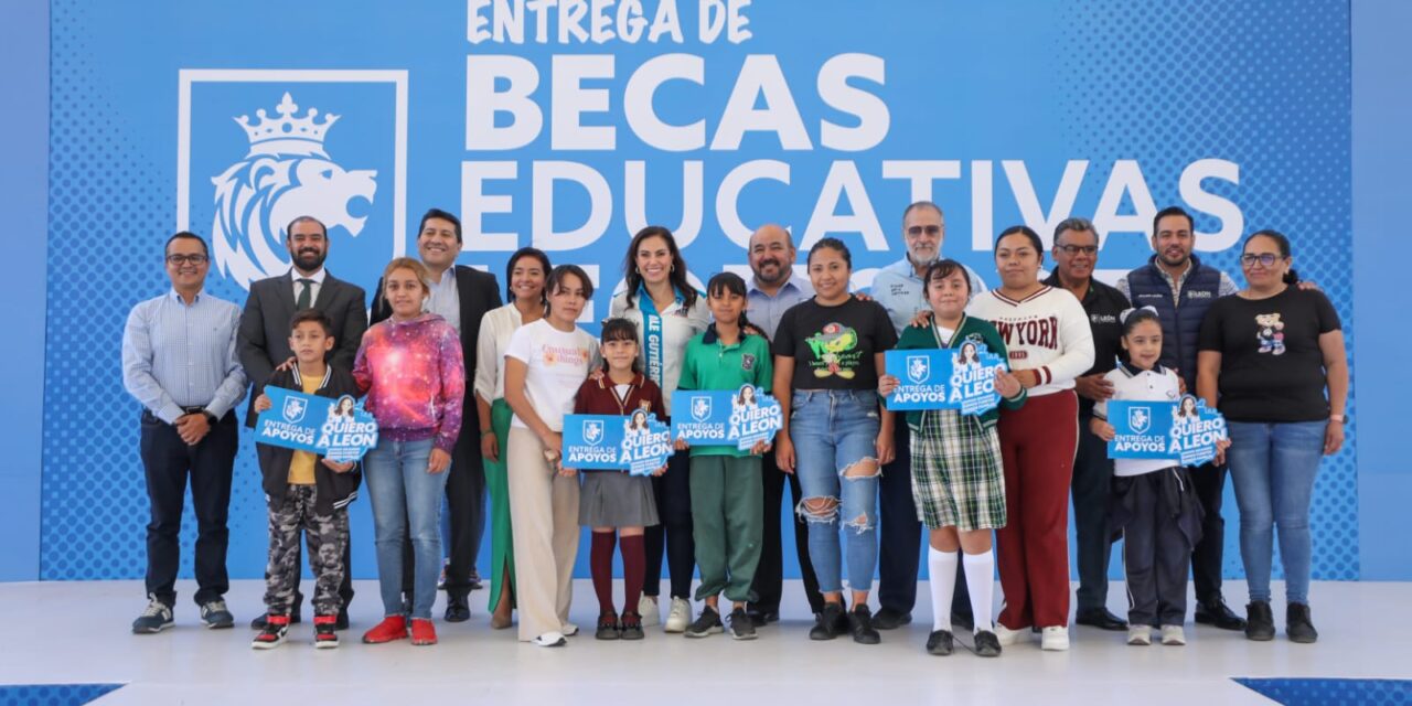 Incentiva a estudiantes de León con becas