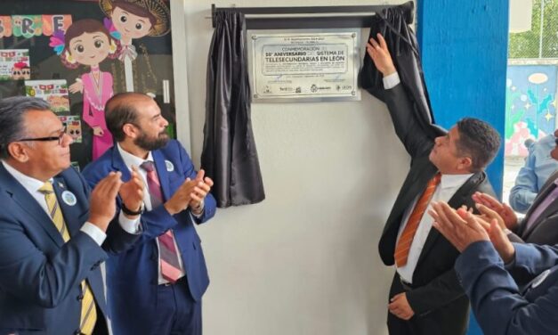Guanajuato celebra 50 años de Telesecundarias