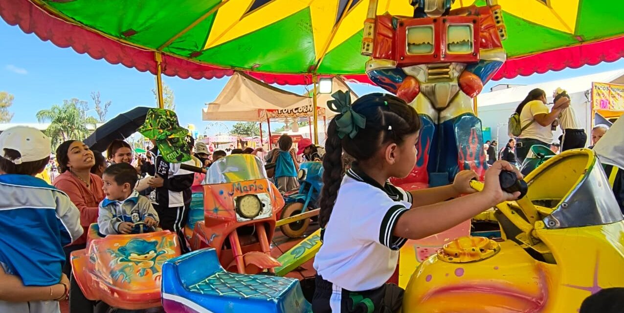 Disfrutan de la Feria de San Francisco del Rincón