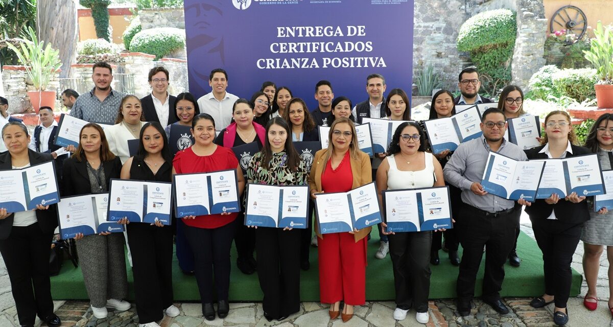 Entregan Certificados a facilitadores de Crianza Positiva