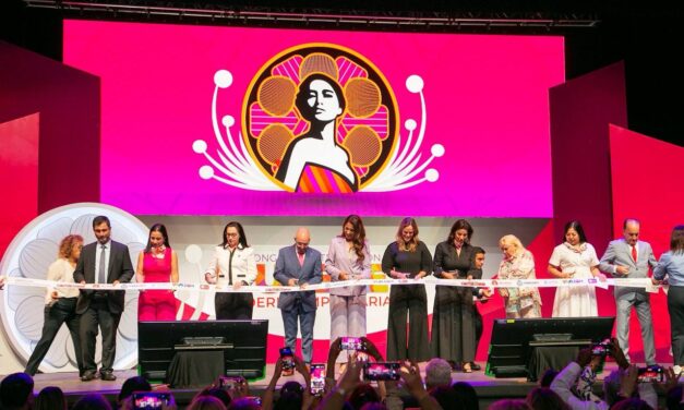 Libia Dennise participa en Congreso Internacional de Mujeres y Líderes