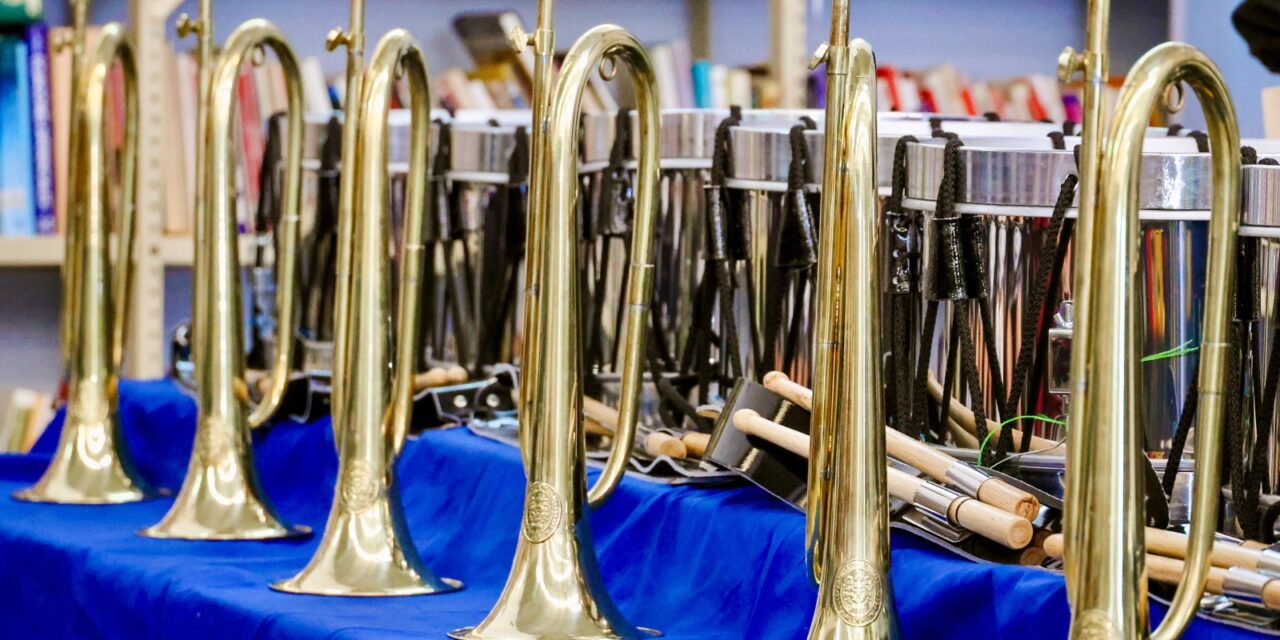 Entregan instrumentos a Bandas de Guerra en SFR