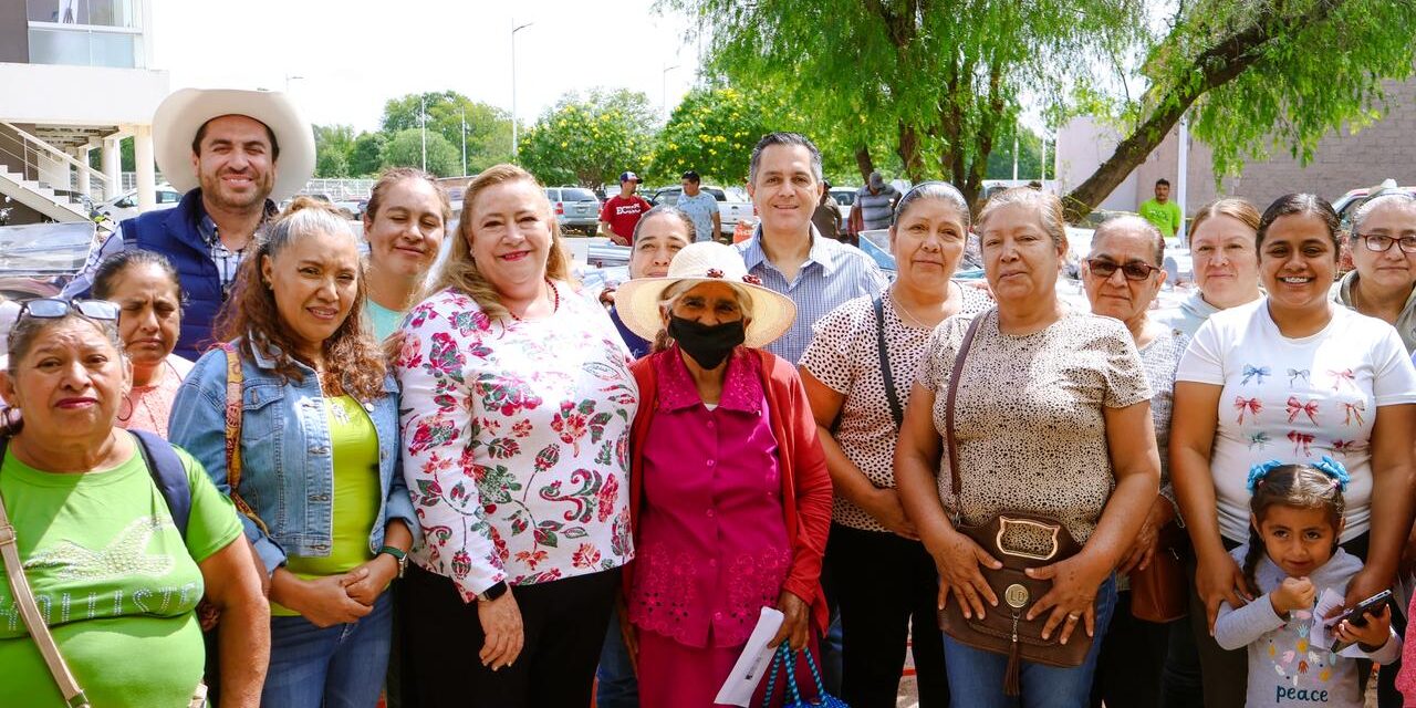 Entregan apoyos en San Francisco del Rincón