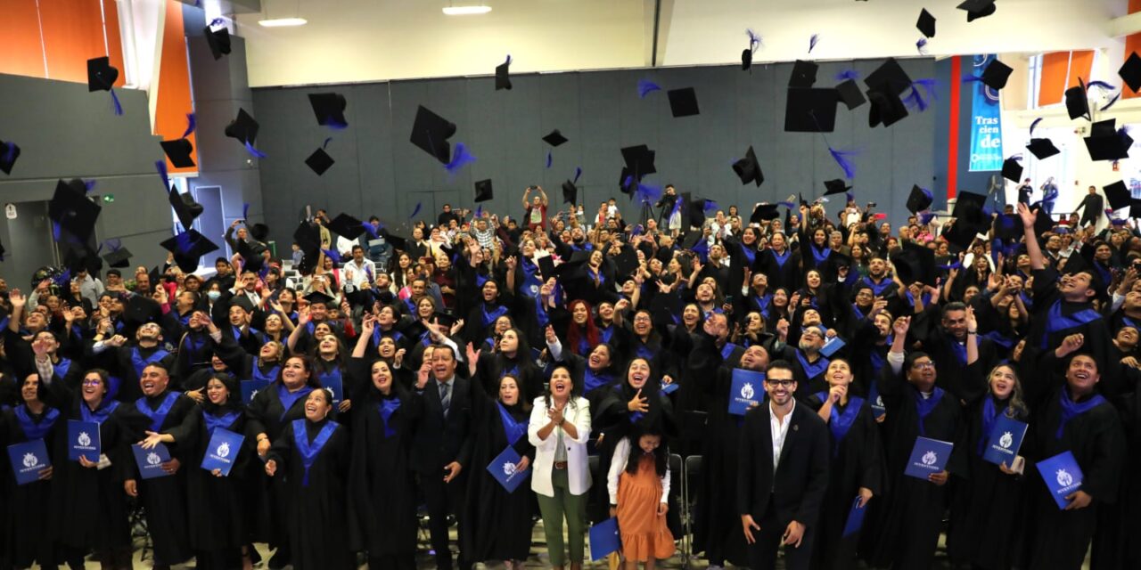 Obtienen certificado de preparatoria con Juventudes
