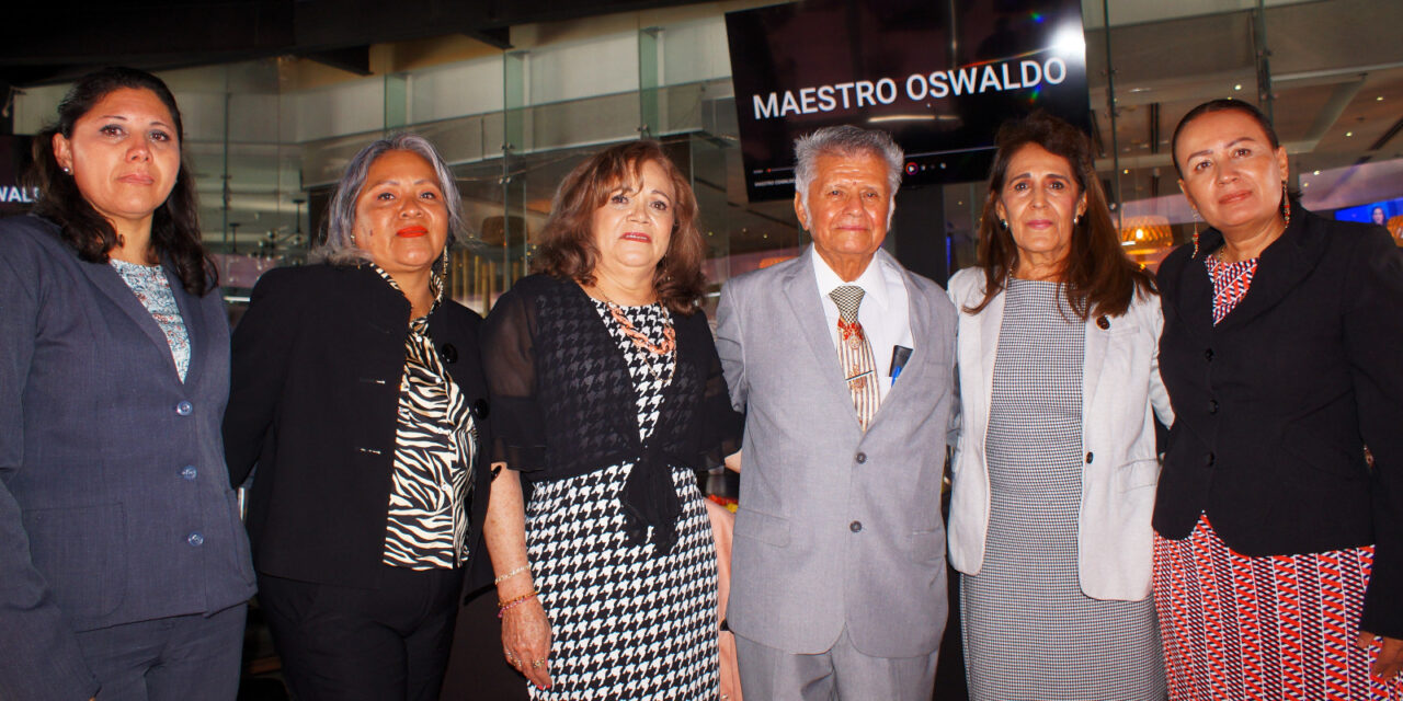 Celebra Maestro Osvaldo Flores Hernández 65 años de vocación