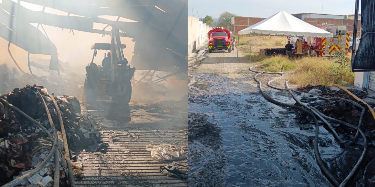 Continuan labores para sofocar incendio en fábrica de Purísima