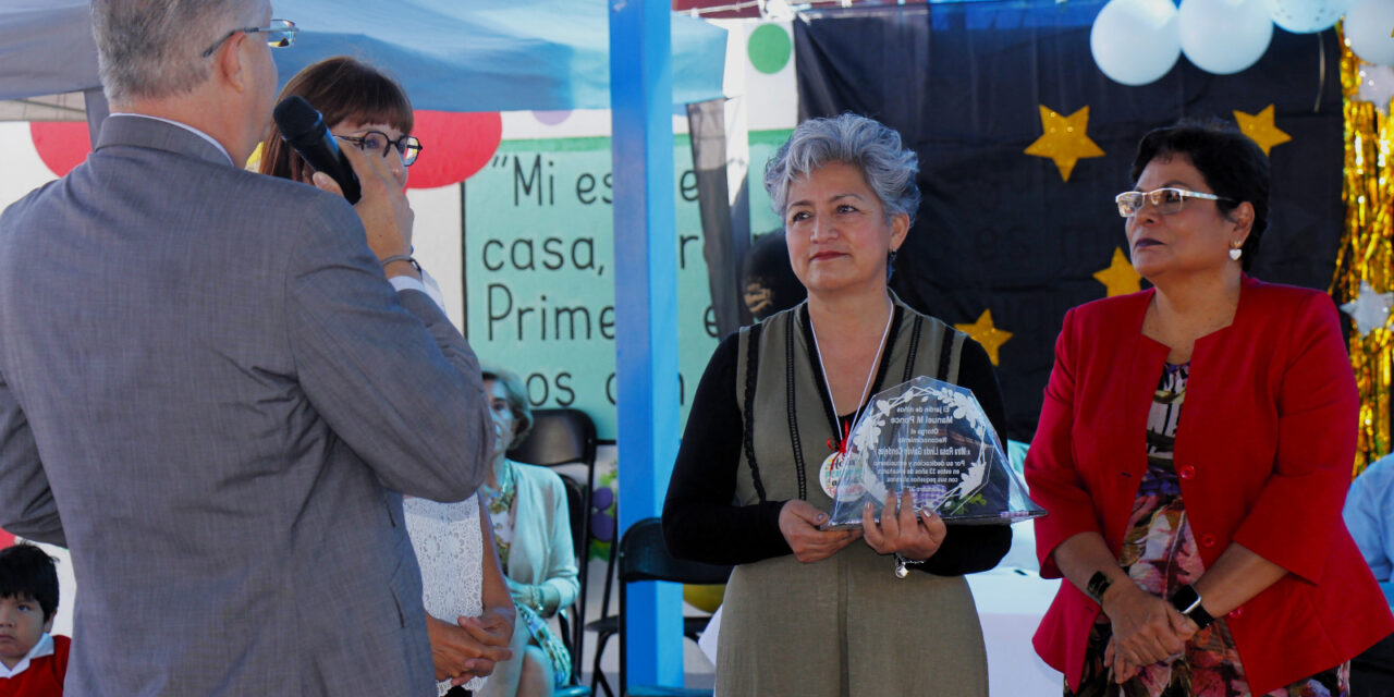SEG celebra trayectoria de la maestra Rosalinda Galván