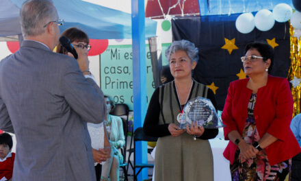 SEG celebra trayectoria de la maestra Rosalinda Galván