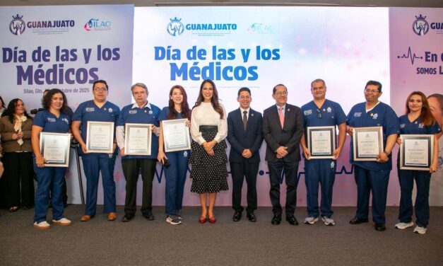 Reconoce Gobernadora a las y los médicos de Guanajuato