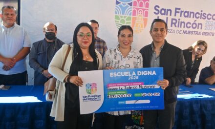 Entregan Apoyos del Programa Escuela Digna en SFR