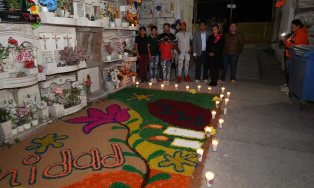 Visitan a sus difuntos en panteones de Purísima