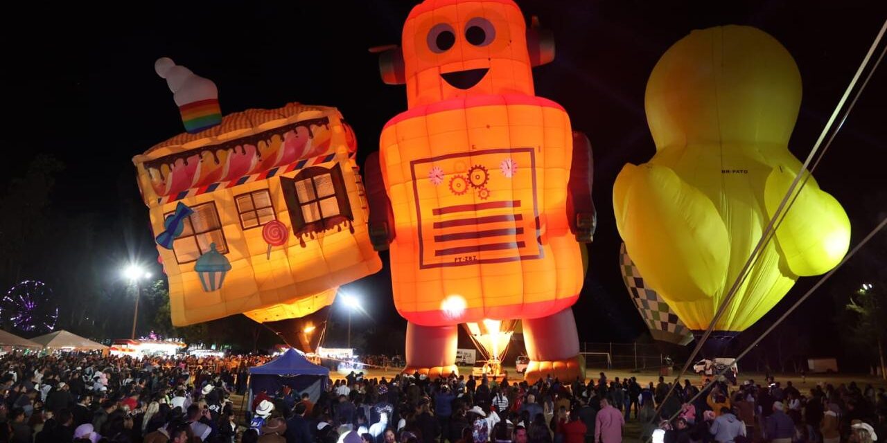 Disfrutan de 12.ª Noche Mágica en Jalpa de Cánovas