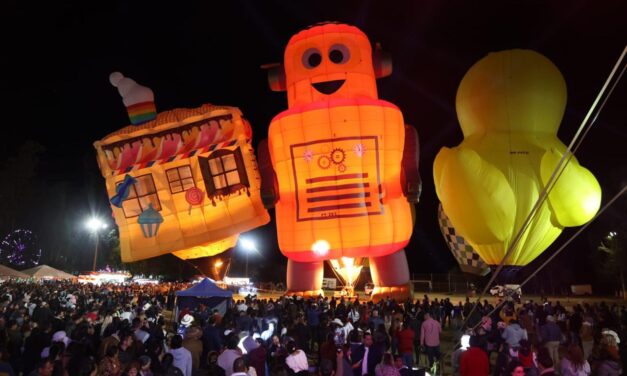 Disfrutan de 12.ª Noche Mágica en Jalpa de Cánovas