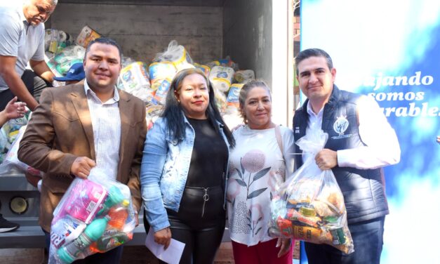 Entregan víveres a familias penjamenses