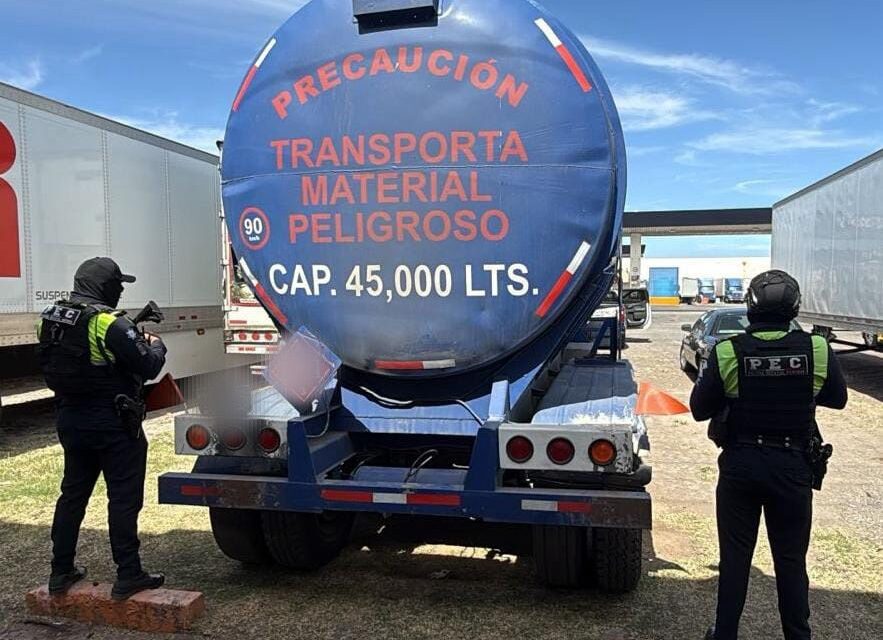 Asegura Policía Estatal de Caminos remolque con combustible en Celaya