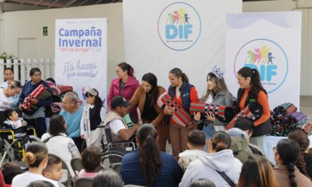“DIF te abriga”, hace primer entrega de cobijas en SFR