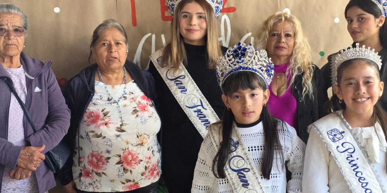 Celebran posada con adultos Mayores en SFR