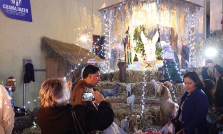 En Purísima ciudadanos arrullan a Niño Jesús