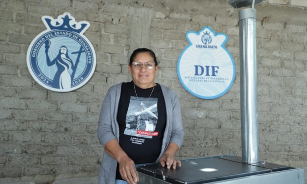 Entrega DIF Estatal estufas ecológicas en 64 comunidades
