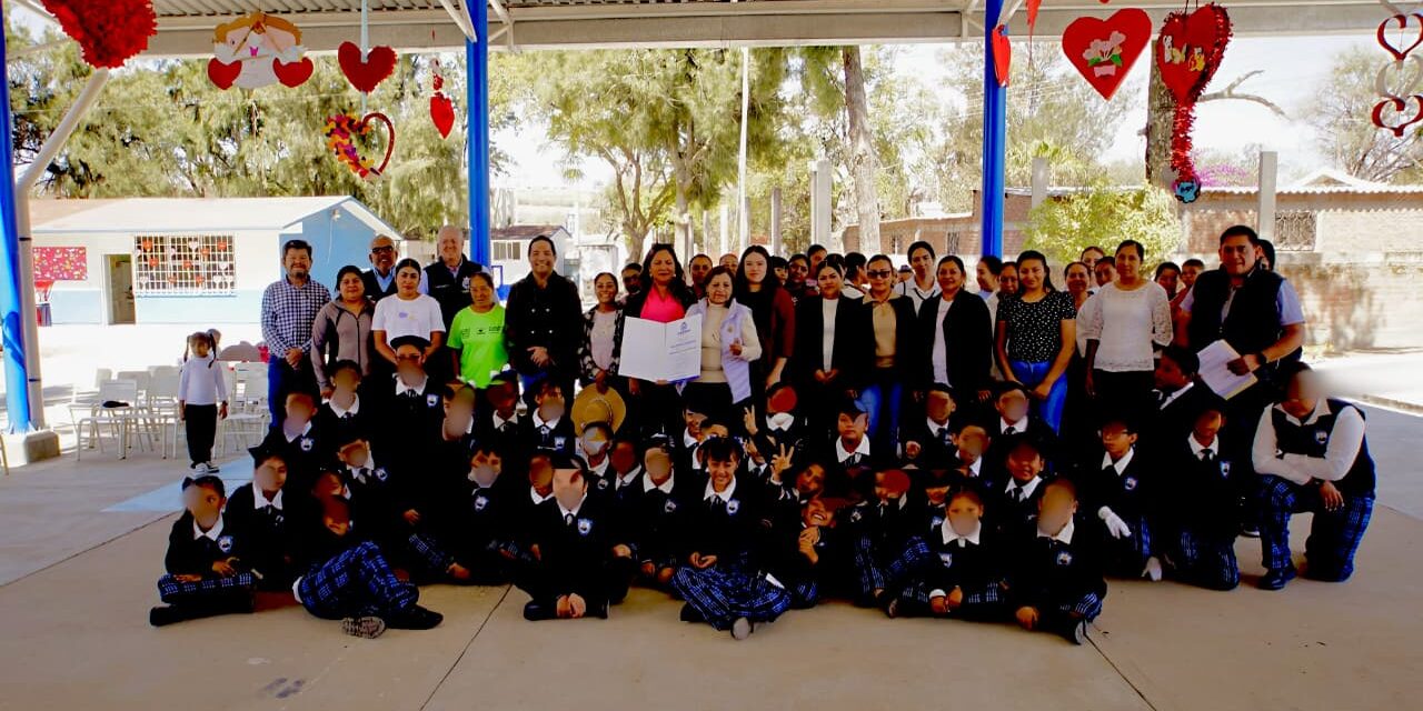 Reconocen desempeño en Primaria de Romita