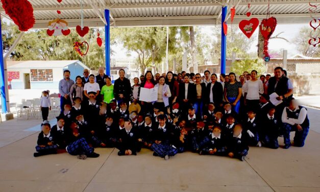 Reconocen desempeño en Primaria de Romita