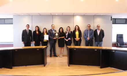 Recibe La Salle Bajío reconocimiento federal y estatal