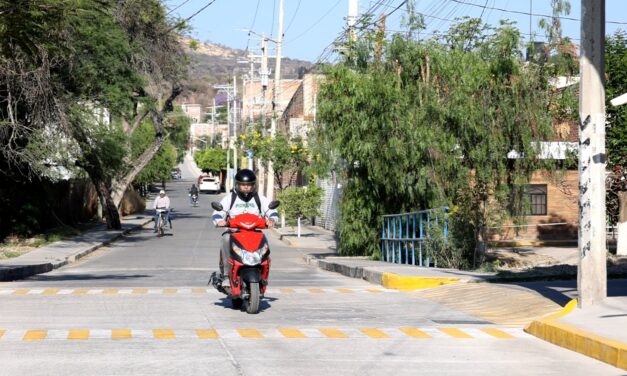 Rehabilitan calle Vicente Guerrero en Purísima