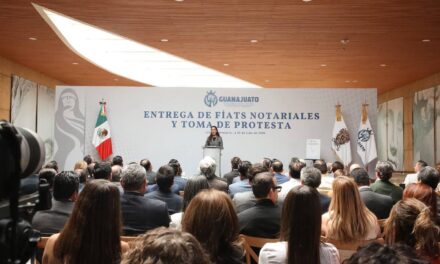 Entrega Gobernadora Fiats y presenta reforma al sistema notarial en Guanajuato