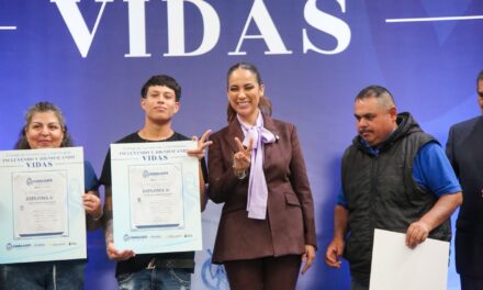 Entregan 1 mil 025 Constancias y Certificados INAEBA