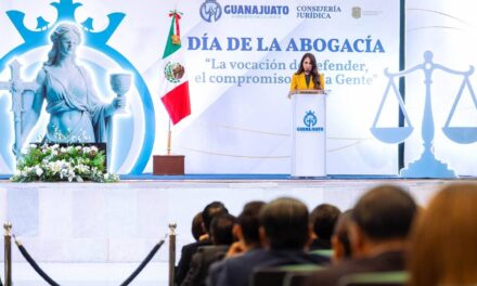 Reconoce Gobernadora a las y los profesionales del Derecho