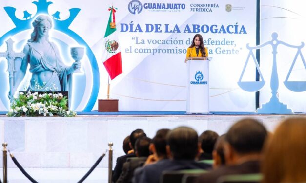 Reconoce Gobernadora a las y los profesionales del Derecho