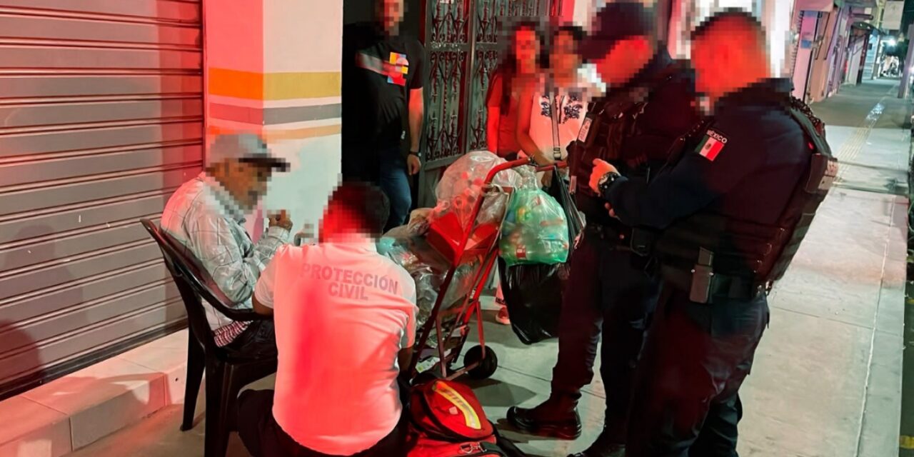 Agentes de Seguridad en SFR atienden a un adulto mayor