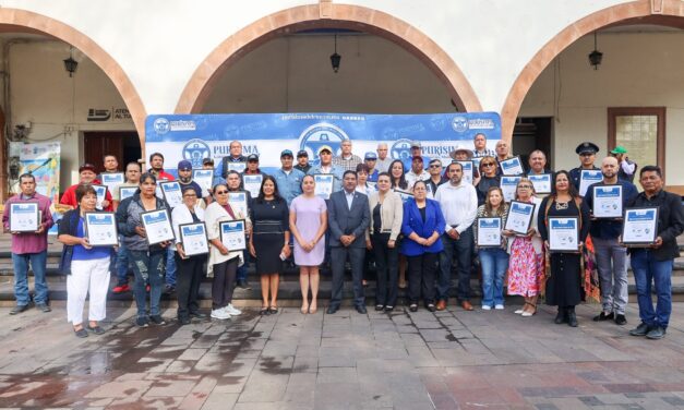 Entregan reconocimientos en Purísima del Rincón