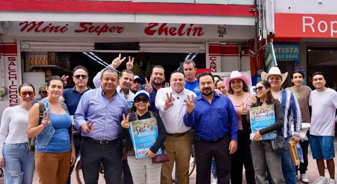 Recorre Toño Navarro zona comercial en SFR